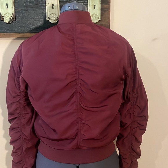H&M Divided Burgundy Bomber Jacket Size 4 - Picture 11 of 16